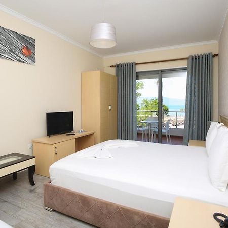 Hotel Summer Stars Vlore Ngoại thất bức ảnh