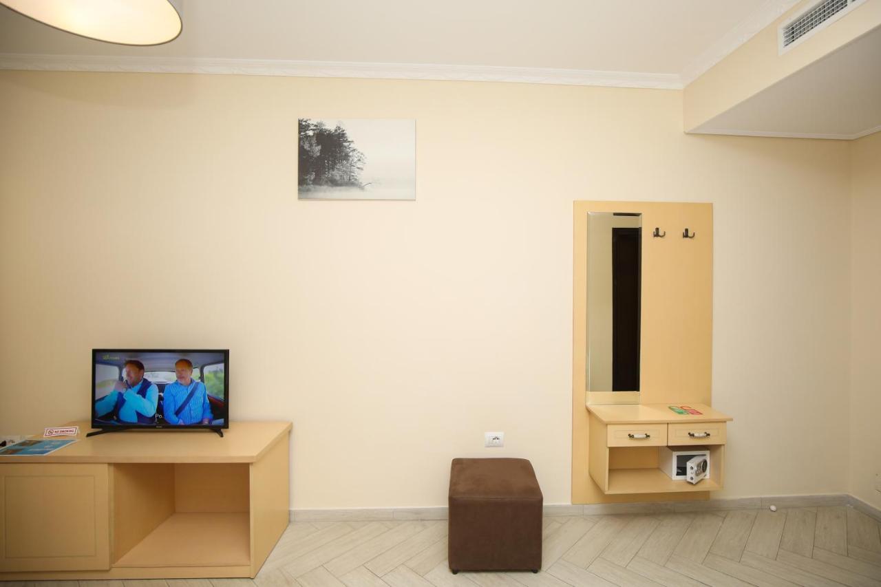 Hotel Summer Stars Vlore Ngoại thất bức ảnh