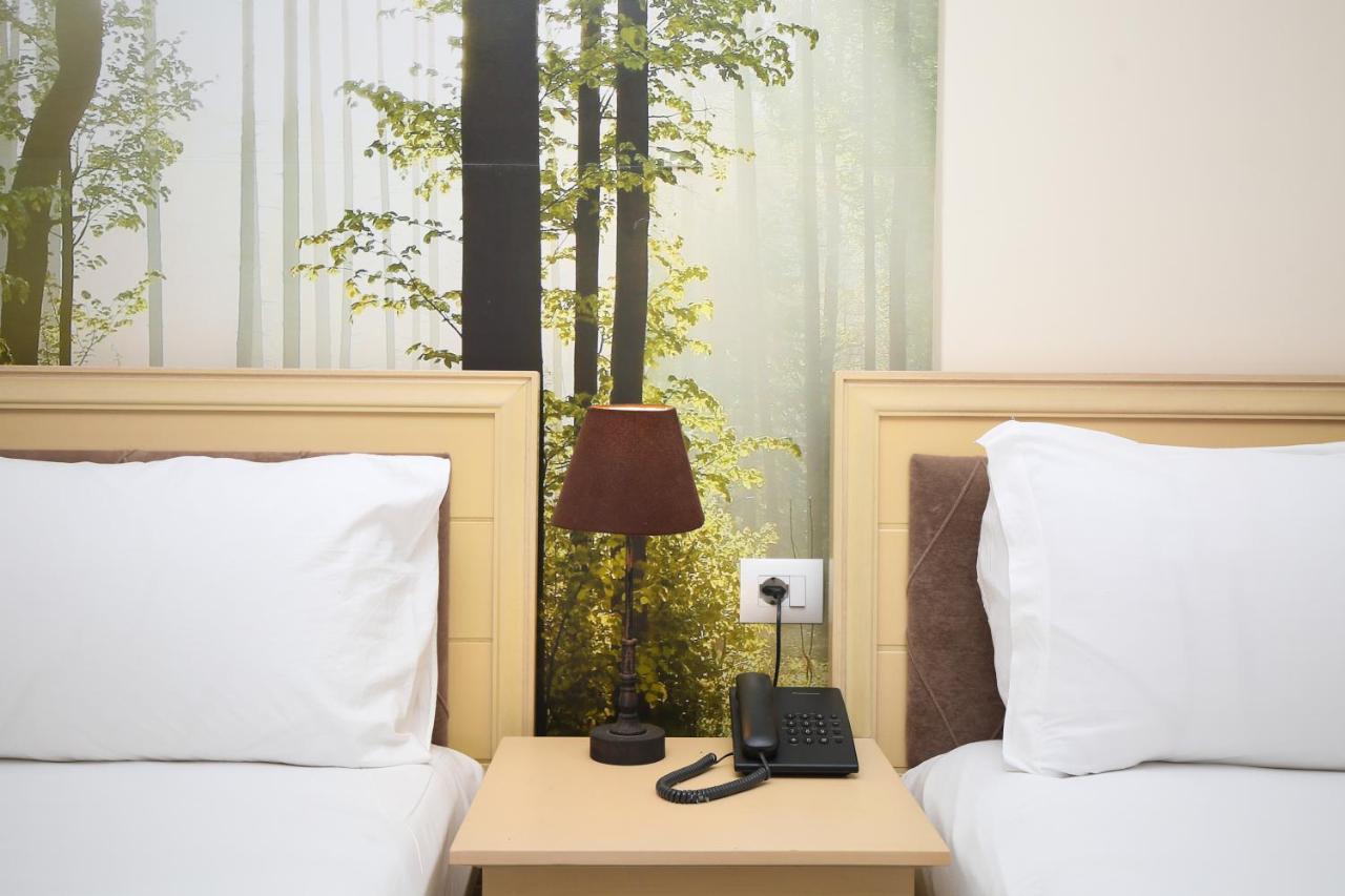 Hotel Summer Stars Vlore Ngoại thất bức ảnh