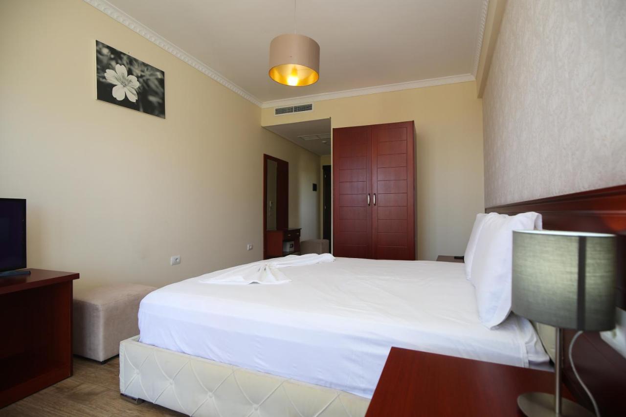 Hotel Summer Stars Vlore Ngoại thất bức ảnh