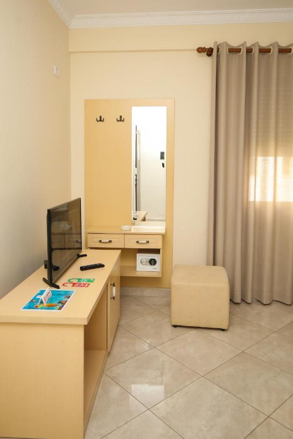 Hotel Summer Stars Vlore Ngoại thất bức ảnh