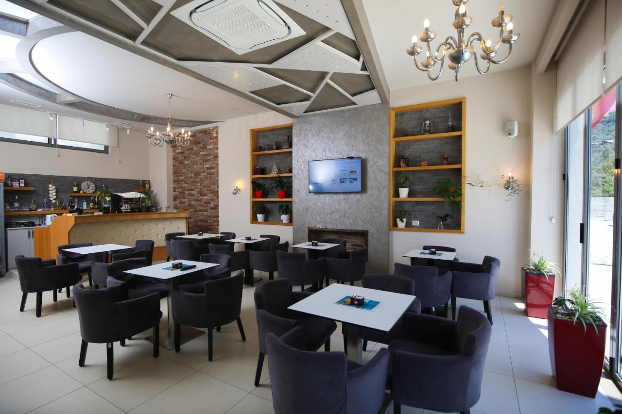 Hotel Summer Stars Vlore Ngoại thất bức ảnh